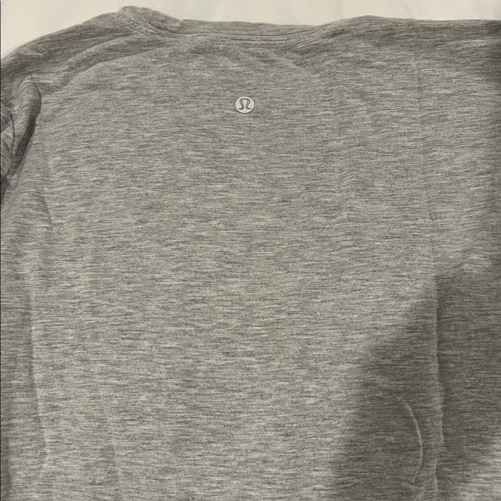 Lululemon sweatshirt gray size 8 - Picture 3 of 4